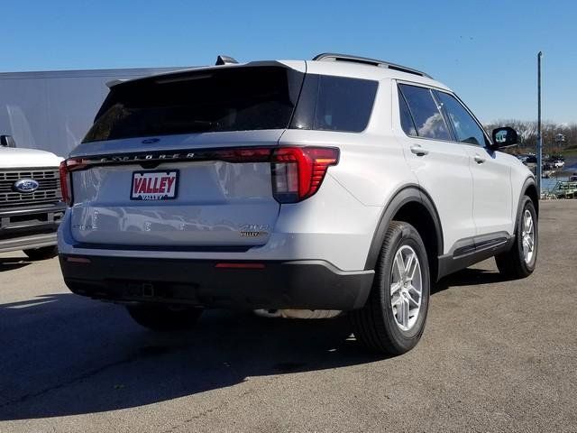 New 2026 Ford Explorer - photo 2