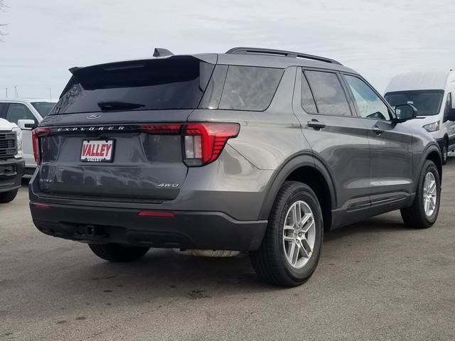 New 2026 Ford Explorer - photo 2