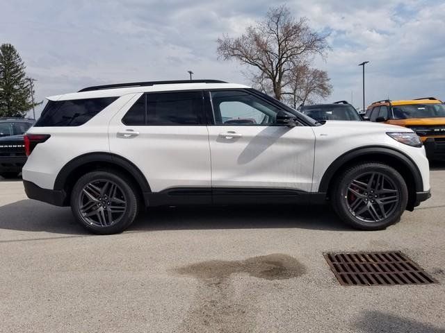 New 2026 Ford Explorer - photo 2