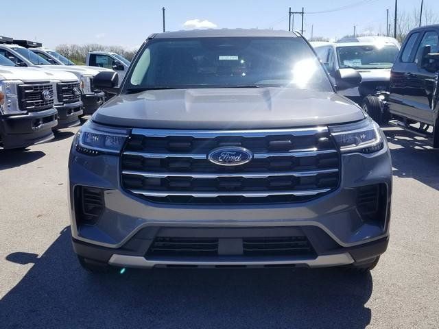 New 2026 Ford Explorer - photo 2