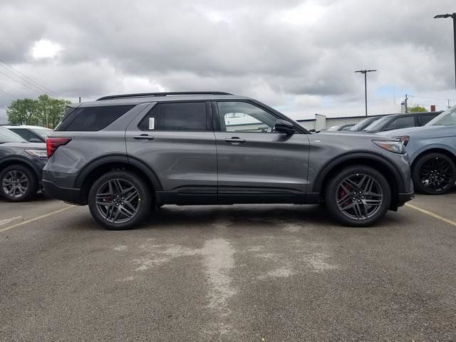 New 2026 Ford Explorer - photo 2