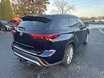 Used 2022 Toyota Highlander Platinum for sale #931778 - photo 2