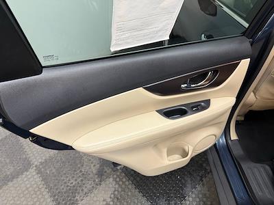 Used 2016 Nissan Rogue SV for sale #931795 - photo 2