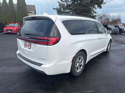 Used 2022 Chrysler Pacifica Limited Minivan for sale #X10344D - photo 2