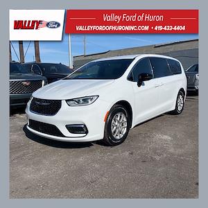 Used 2026 Chrysler Pacifica - photo 1