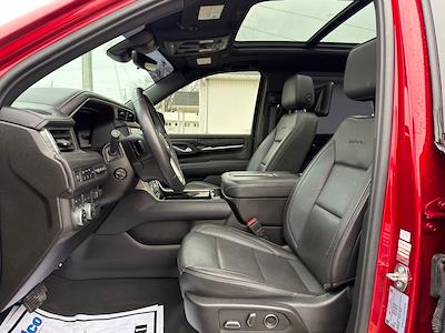 Used 2023 GMC Yukon XL - photo 1