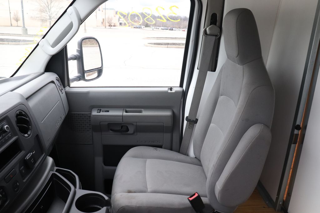 Used 2025 Ford E-450 - photo 15