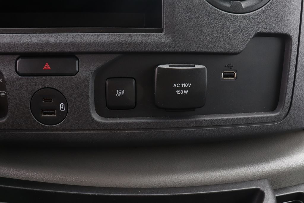 Used 2025 Ford E-450 - photo 18
