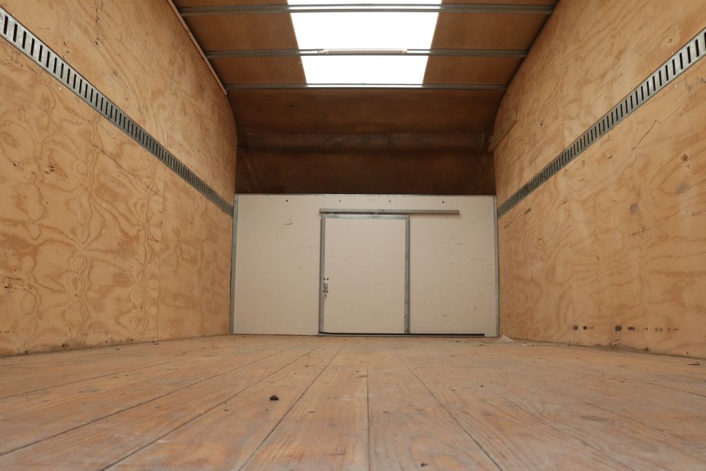Used 2025 Ford E-450 - photo 31