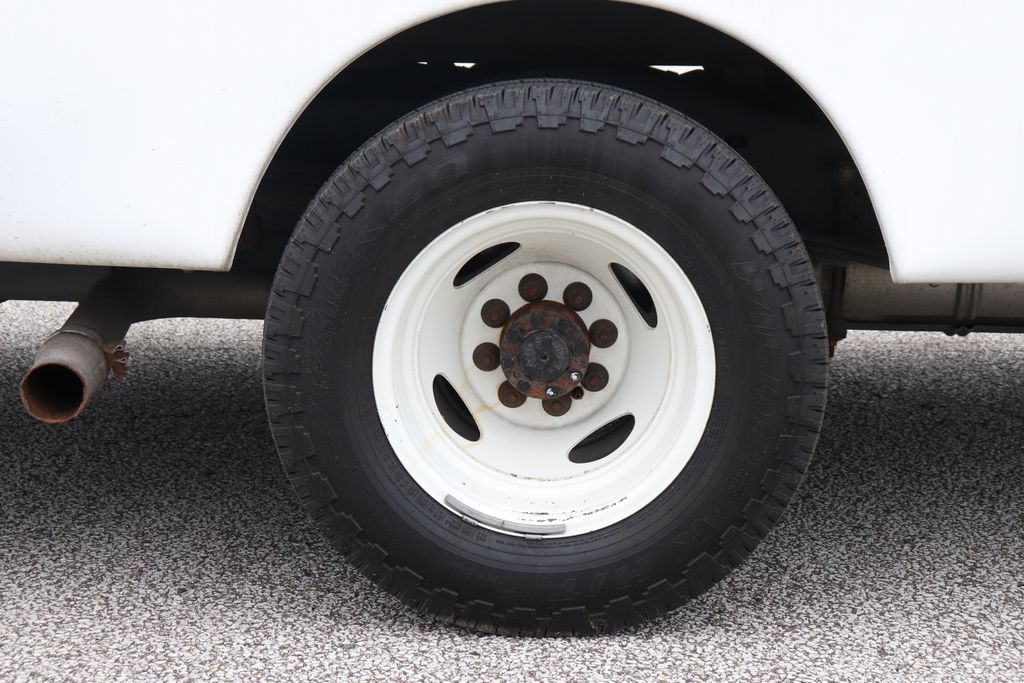 Used 2025 Ford E-450 - photo 32