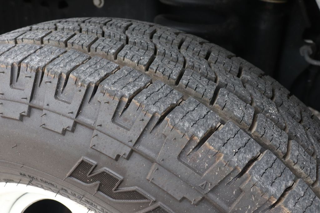 Used 2025 Ford E-450 - photo 37