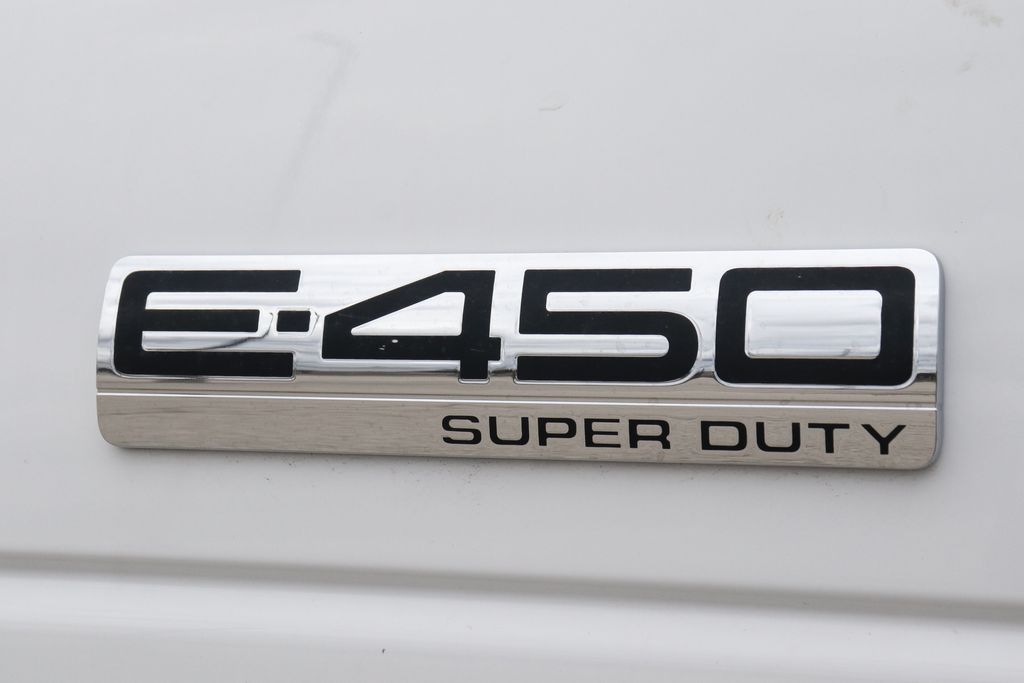 Used 2025 Ford E-450 - photo 40