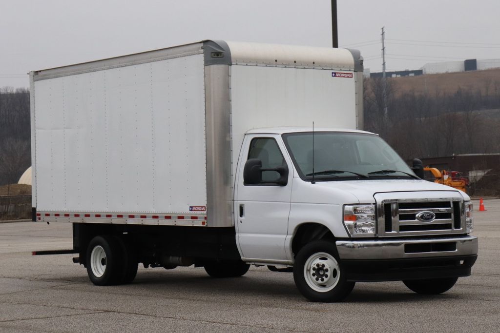 Used 2024 Ford E-450 - photo 5