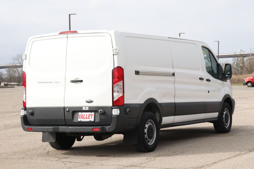 Used 2018 Ford Transit 250 - photo 5