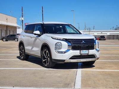 Used 2022 Mitsubishi Outlander - photo 1