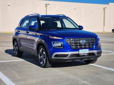 Used 2025 Hyundai Venue - photo 1