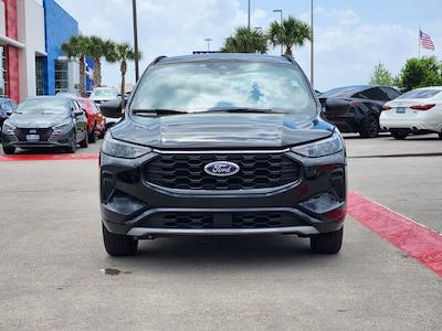 Used 2023 Ford Escape - photo 2