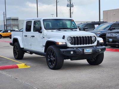 Used 2025 Jeep Gladiator - photo 1