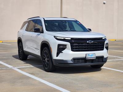 Used 2024 Chevrolet Traverse - photo 2