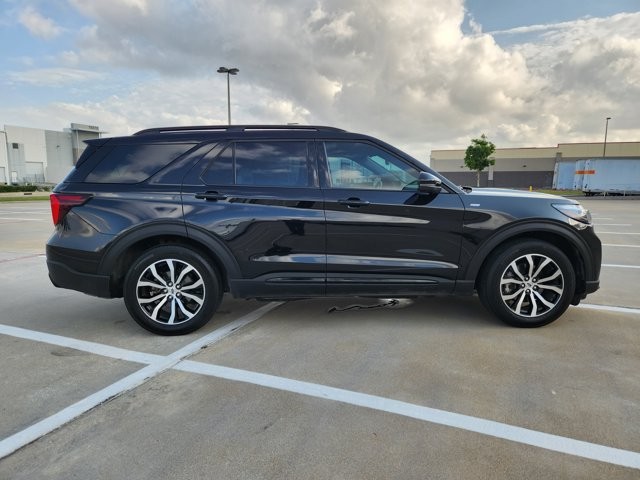 Used 2025 Ford Explorer - photo 6