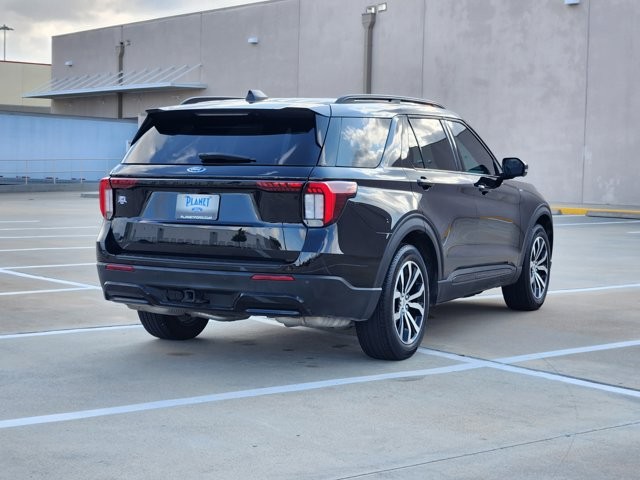 Used 2025 Ford Explorer - photo 2