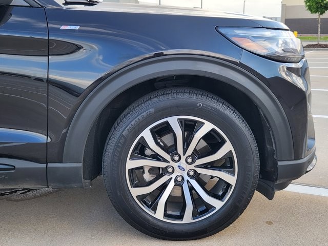 Used 2025 Ford Explorer - photo 9