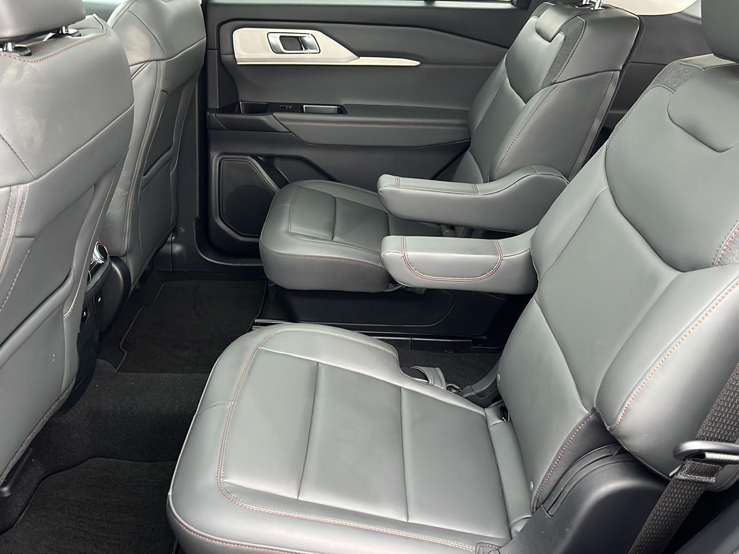 Used 2025 Ford Explorer - photo 12