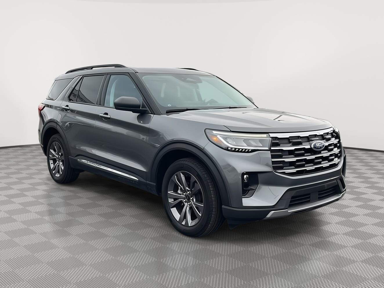 Used 2025 Ford Explorer - photo 5