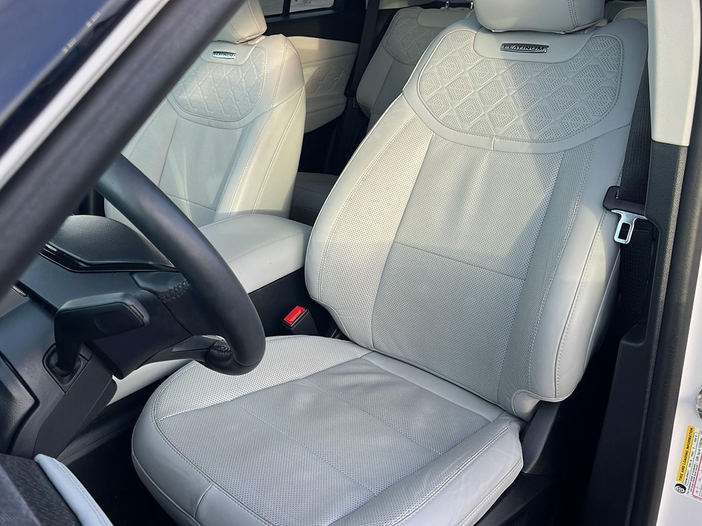 Used 2025 Ford Explorer - photo 13
