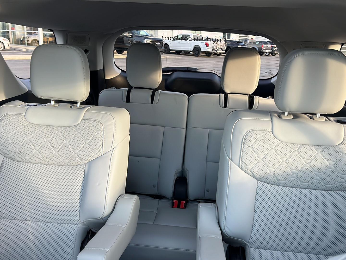 Used 2025 Ford Explorer - photo 15