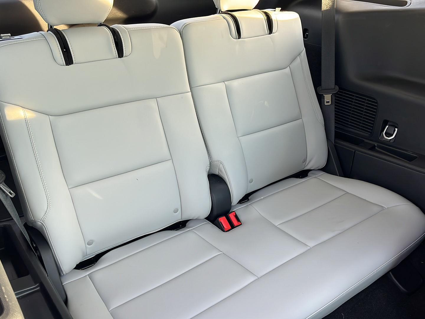 Used 2025 Ford Explorer - photo 21