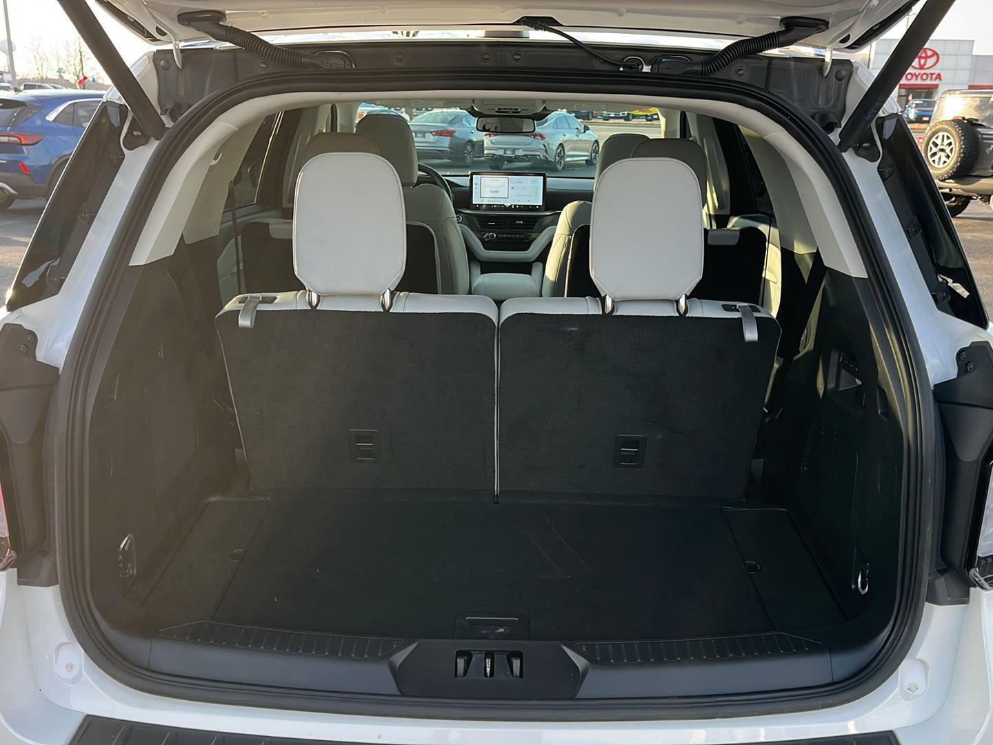 Used 2025 Ford Explorer - photo 22