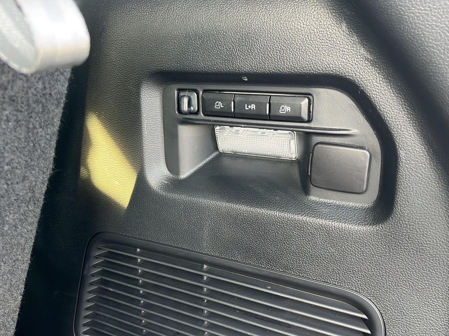 Used 2025 Ford Explorer - photo 23