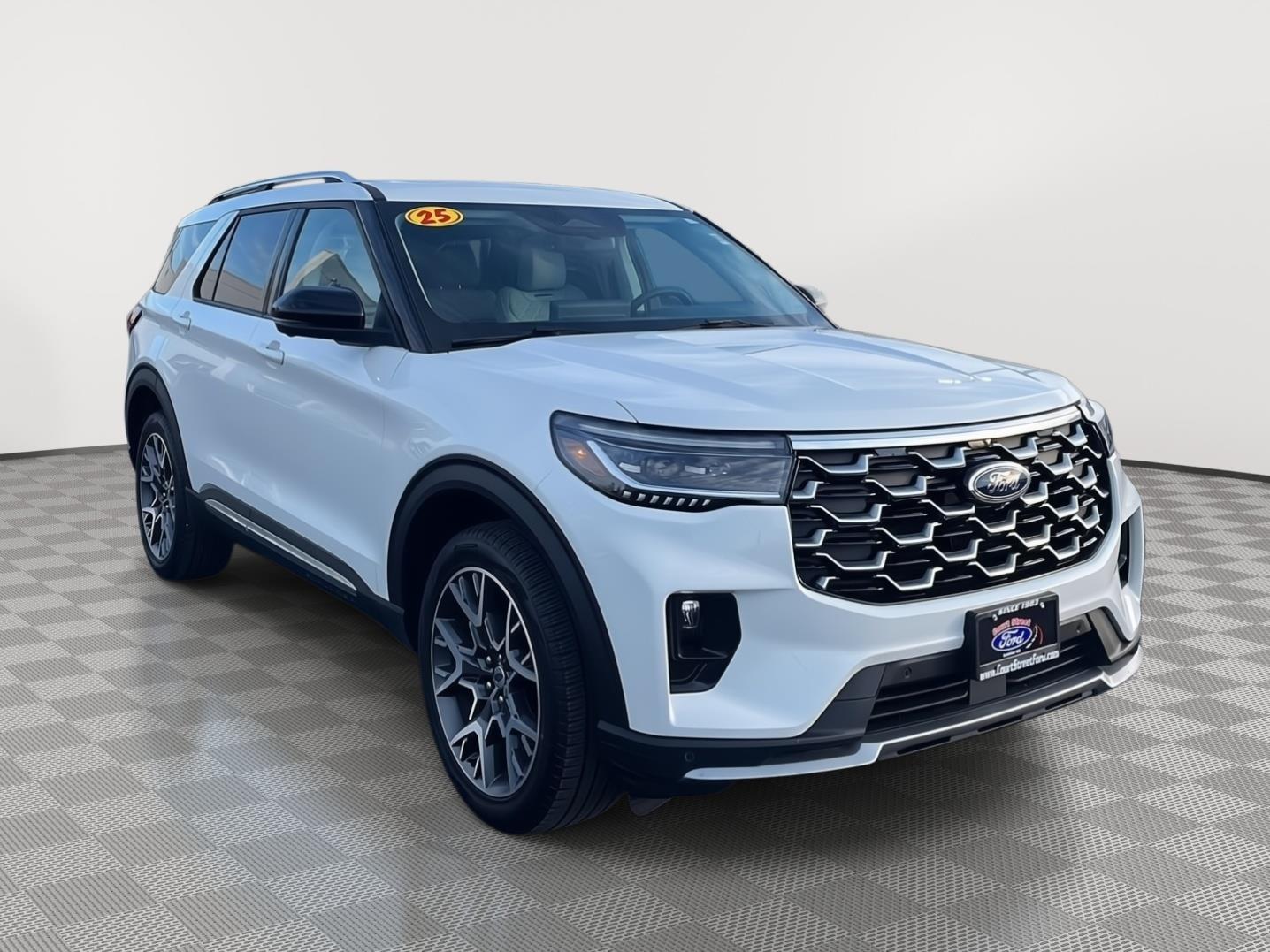 Used 2025 Ford Explorer - photo 6