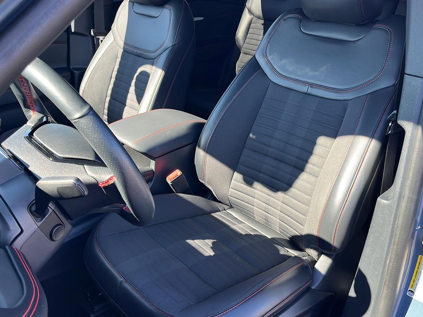 Used 2025 Ford Explorer - photo 12