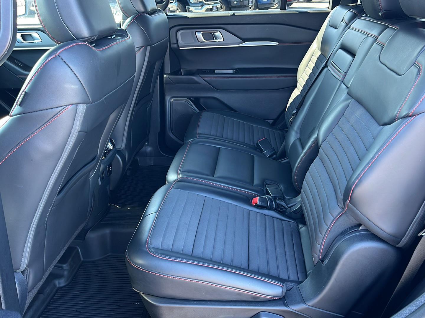 Used 2025 Ford Explorer - photo 17