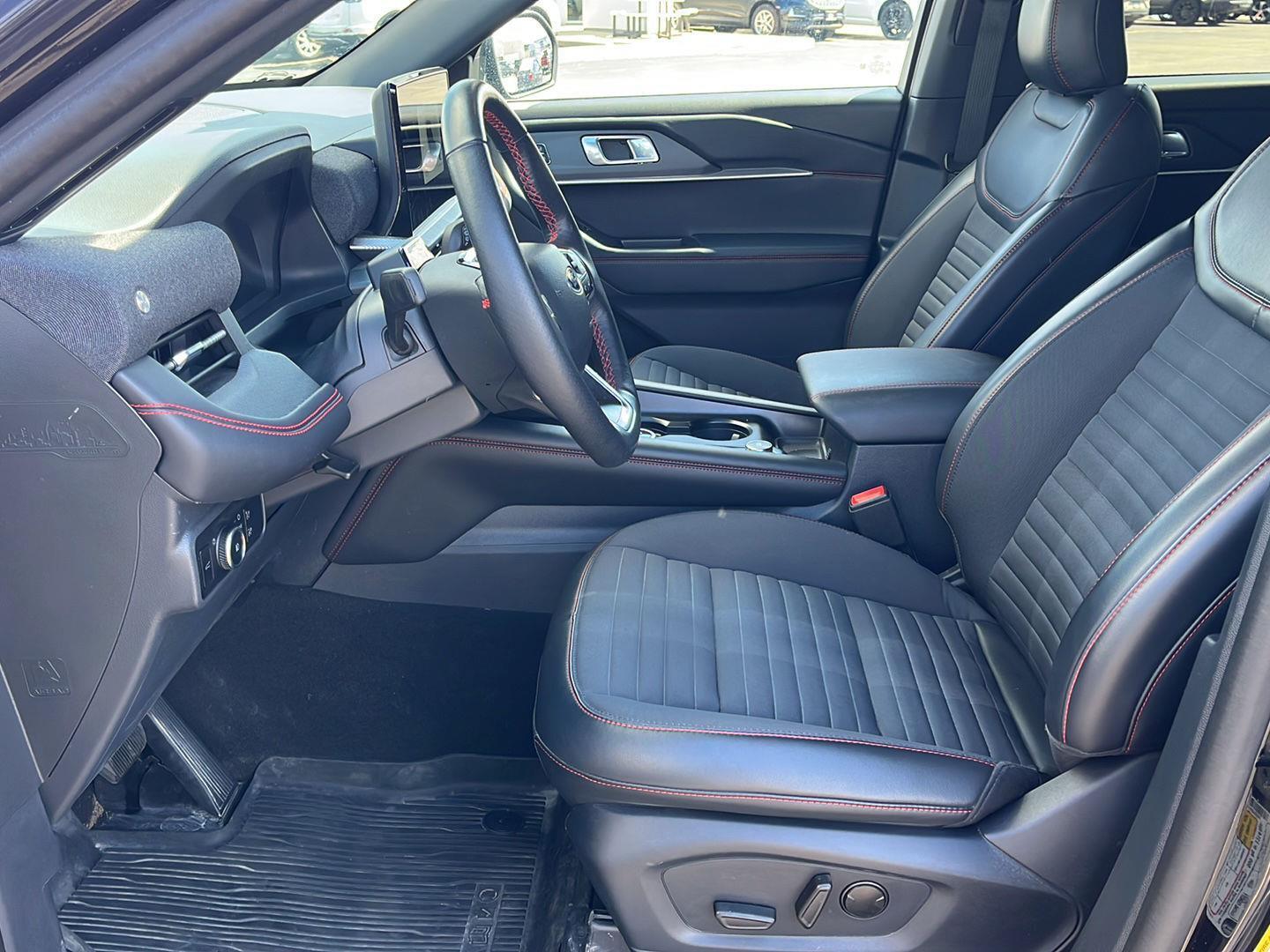 Used 2025 Ford Explorer - photo 11