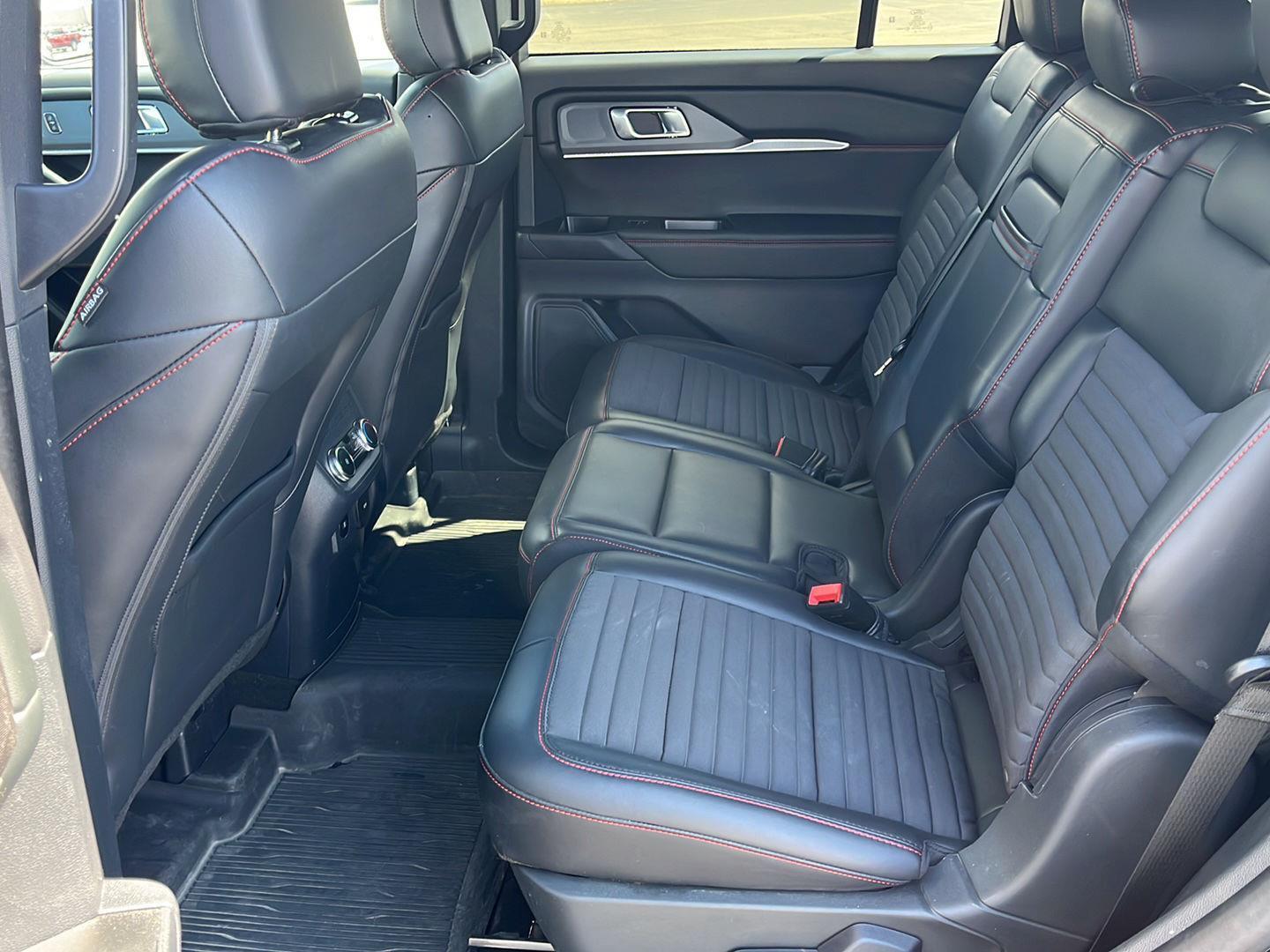 Used 2025 Ford Explorer - photo 16