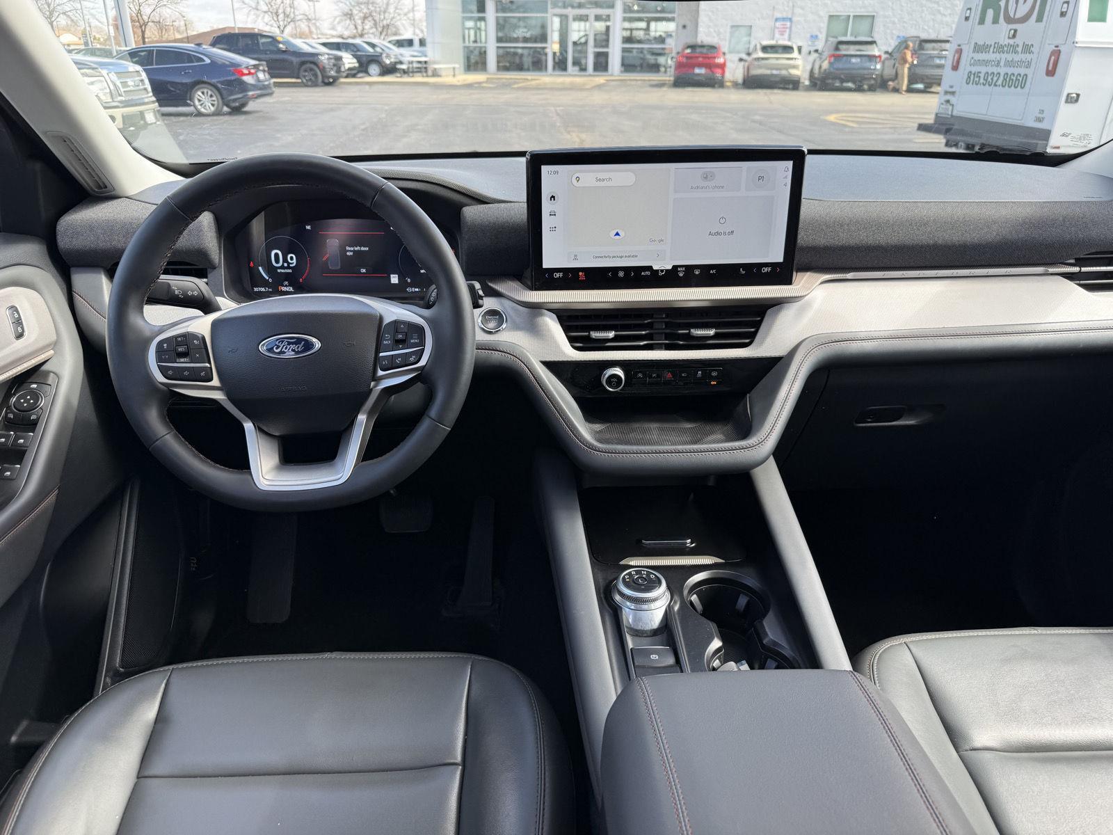 Used 2025 Ford Explorer - photo 13