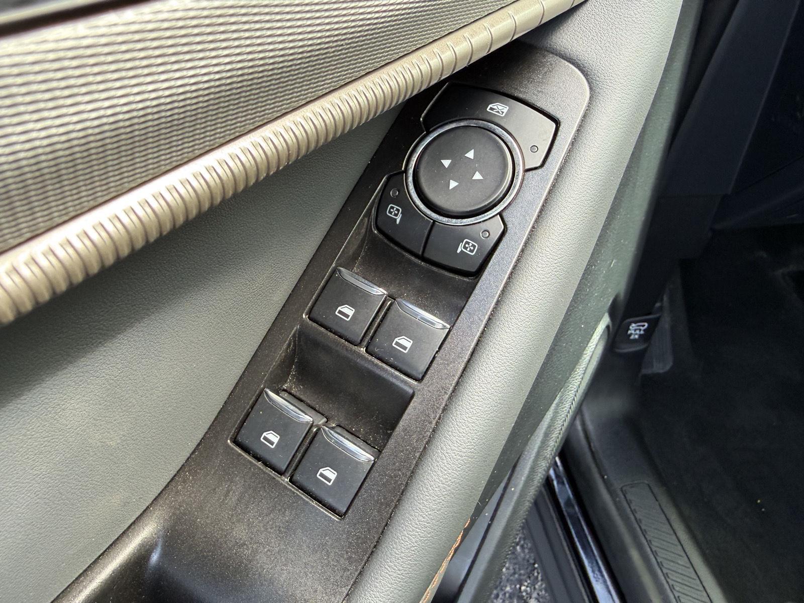 Used 2025 Ford Explorer - photo 17