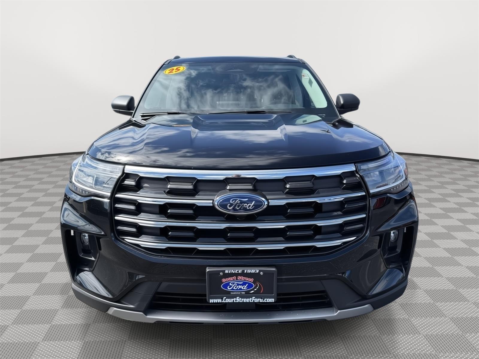Used 2025 Ford Explorer - photo 9