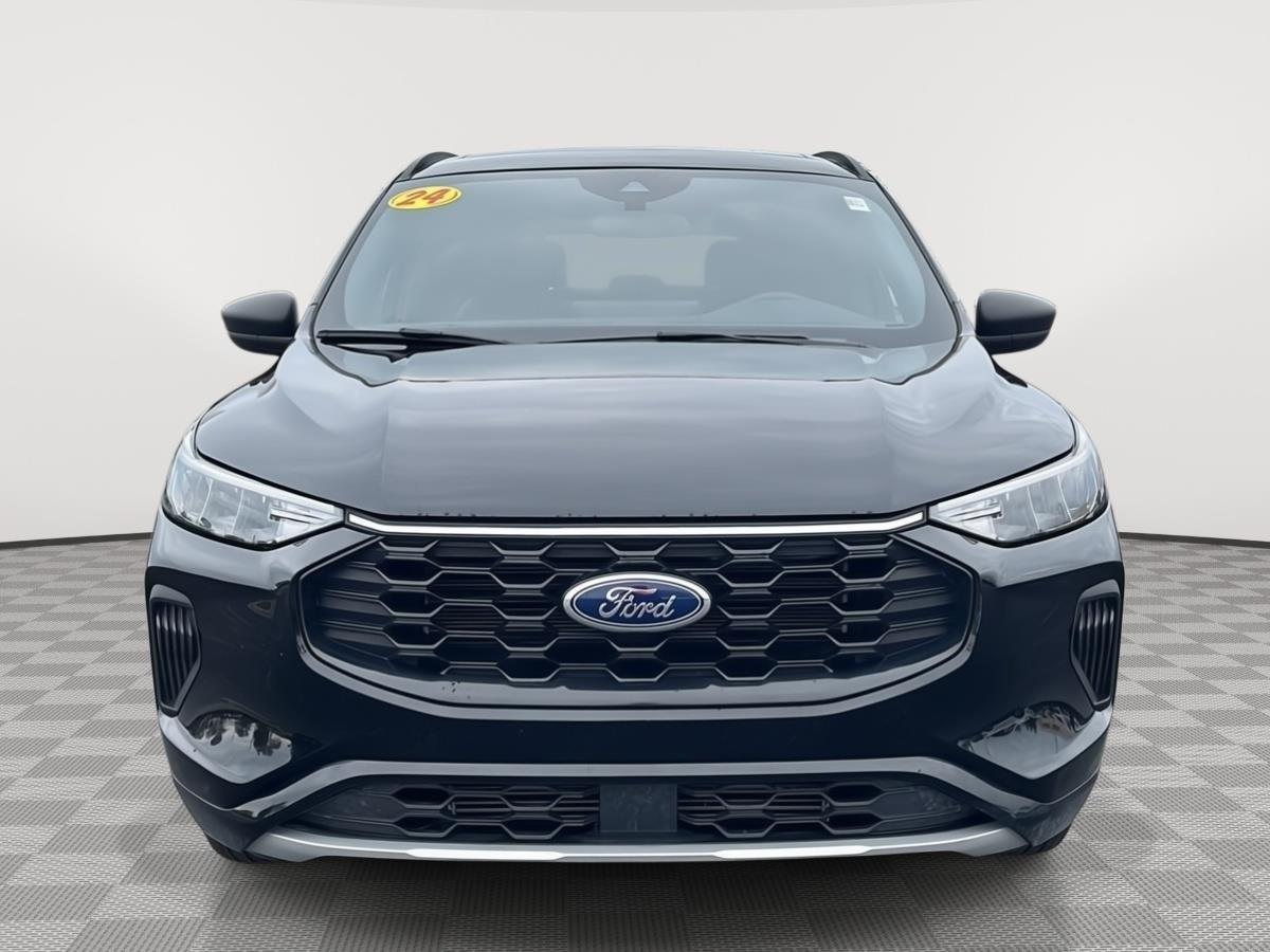 Used 2024 Ford Escape - photo 2