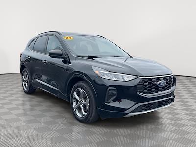 Used 2024 Ford Escape - photo 2