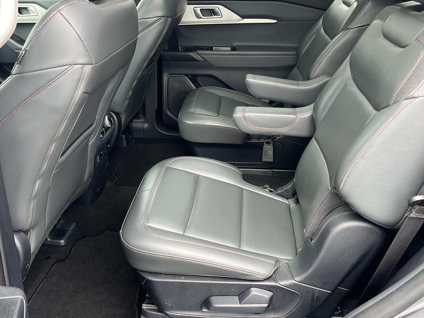 Used 2025 Ford Explorer - photo 19