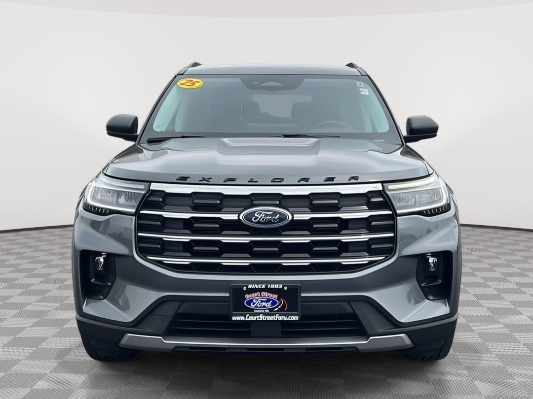 Used 2025 Ford Explorer - photo 5