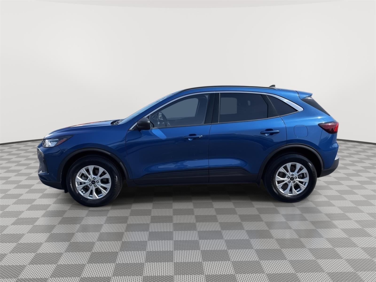 Used 2023 Ford Escape - photo 1