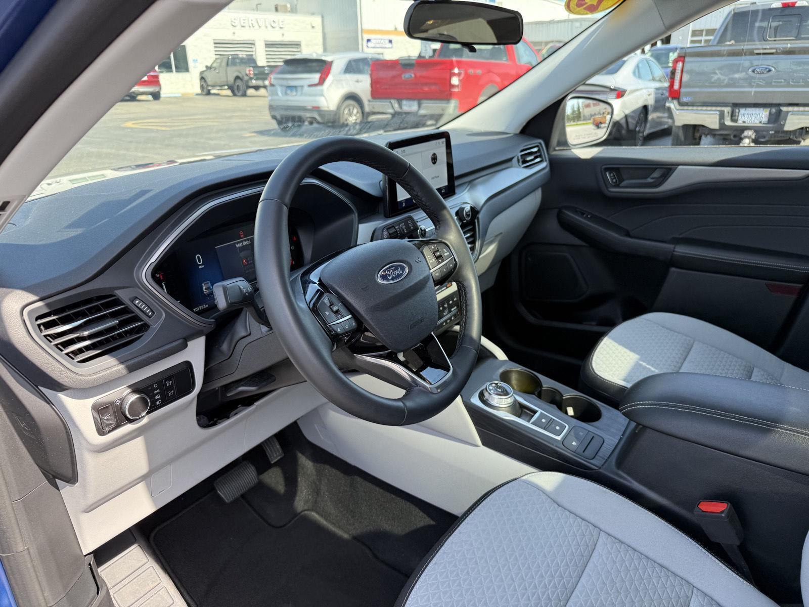 Used 2023 Ford Escape - photo 10