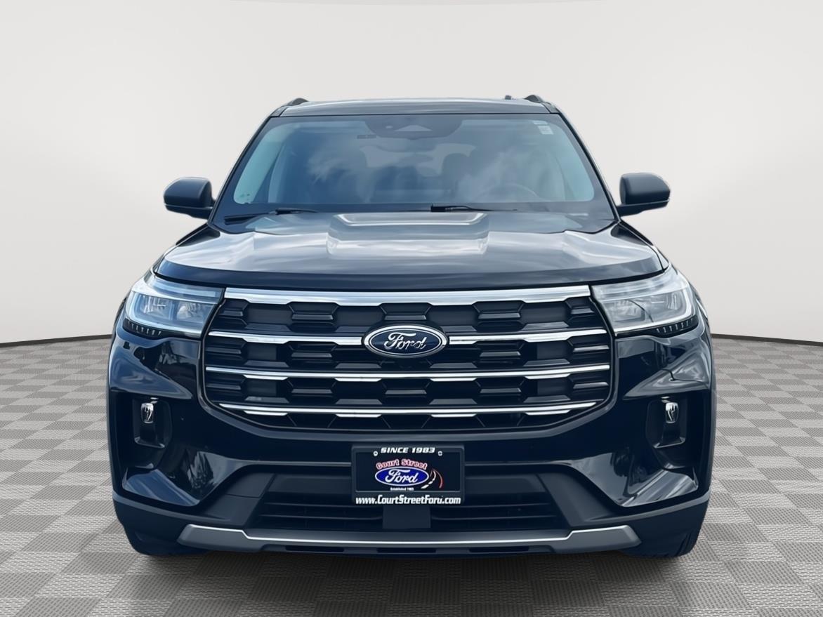 Used 2025 Ford Explorer - photo 2
