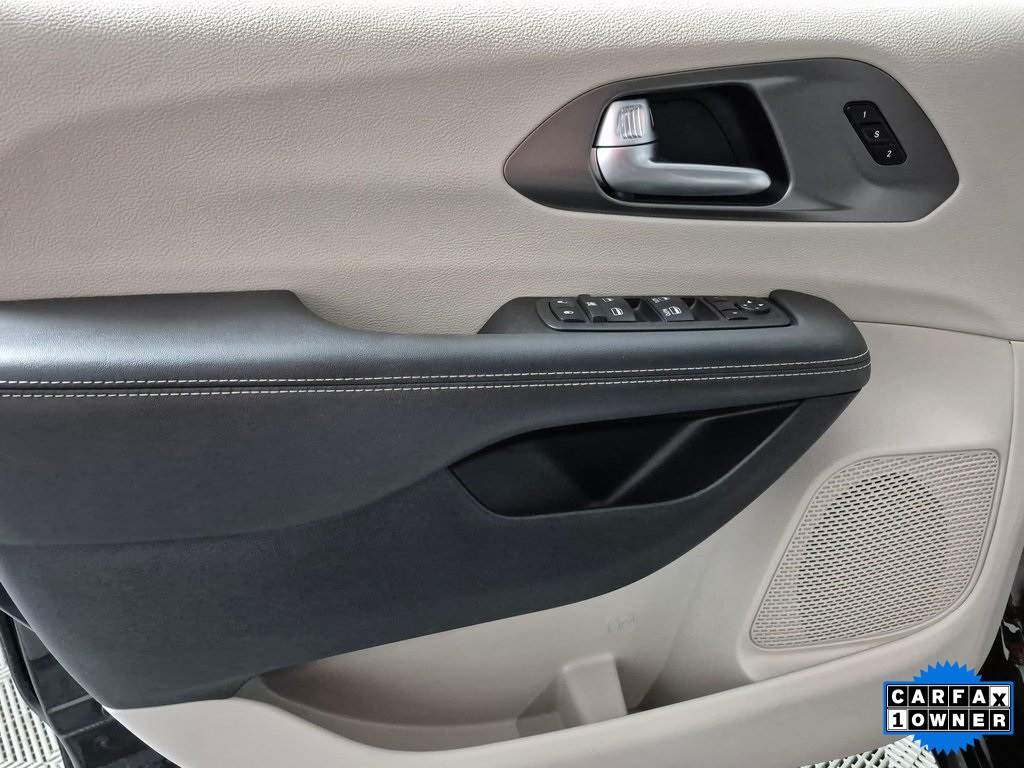 Used 2024 Chrysler Pacifica - photo 14