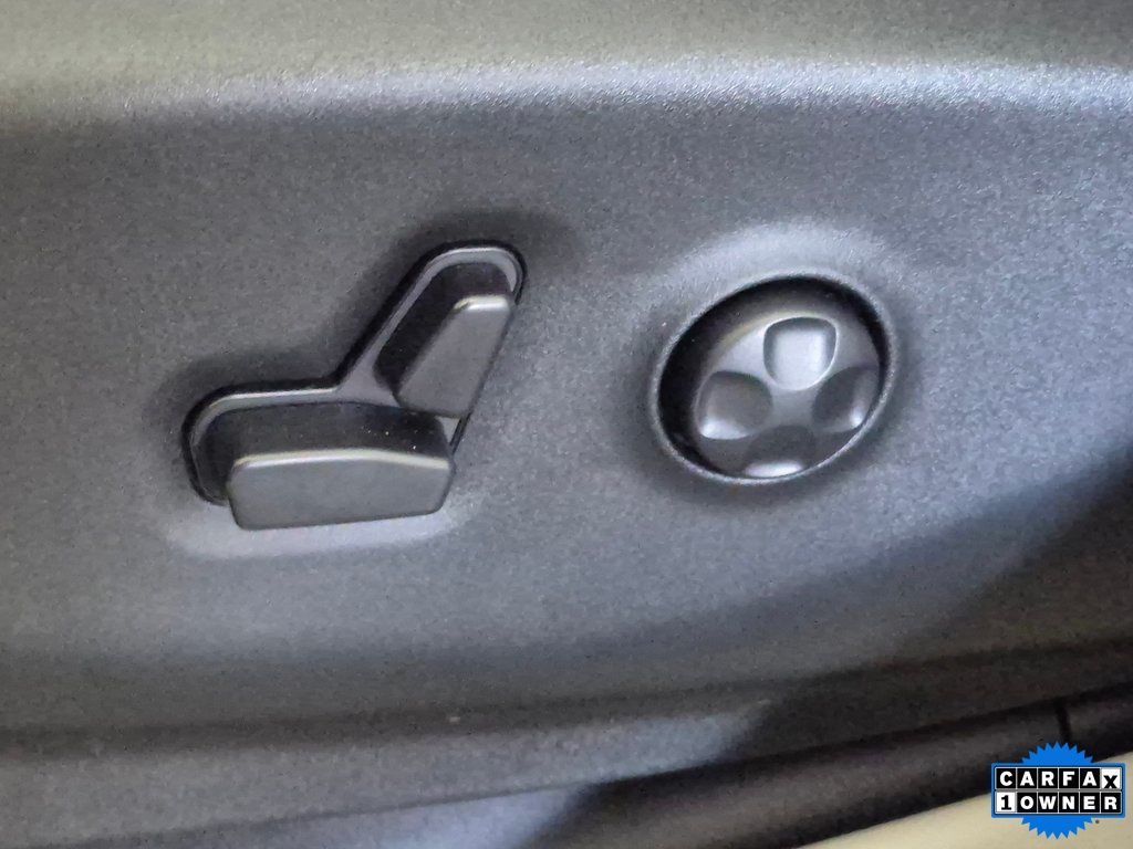 Used 2024 Chrysler Pacifica - photo 16